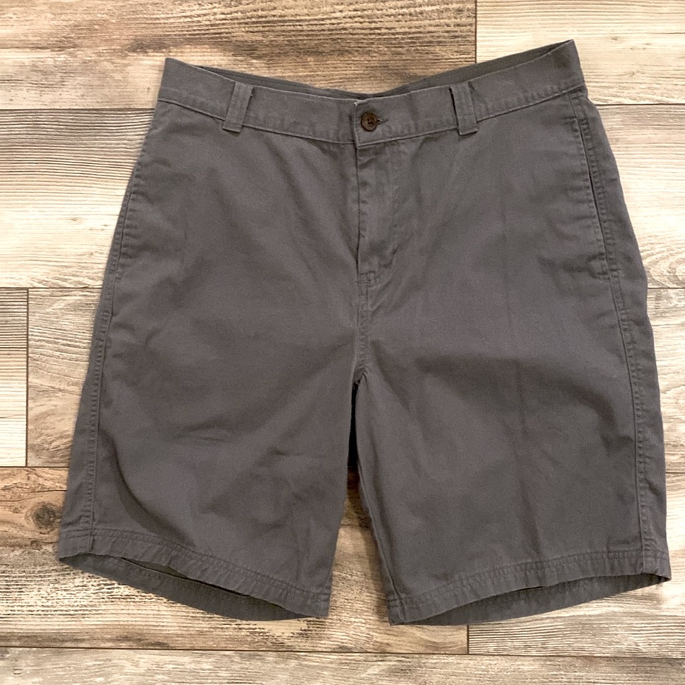 Magellan Outdoors sz 36 Gray Shorts